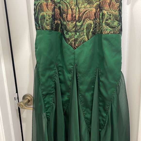 One of a kind tailored prom dress with fabrics from 2004 with shawl. Size Large. - Picture 9 of 12